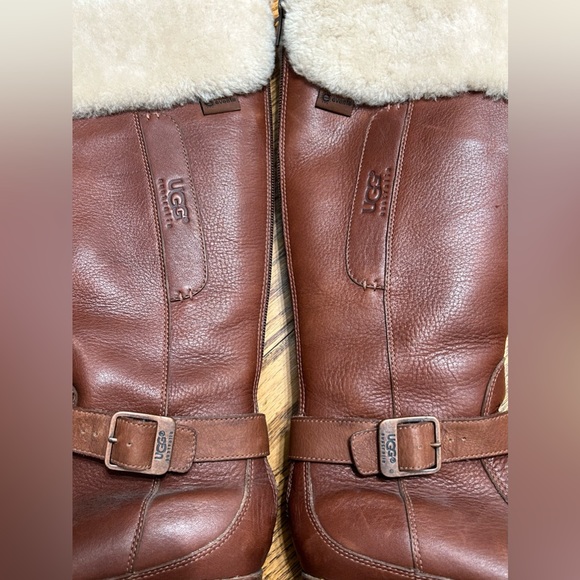 Authentic UGG Langley Boots S/N 5608 SIZE 7 EUC!!! - Picture 3 of 10